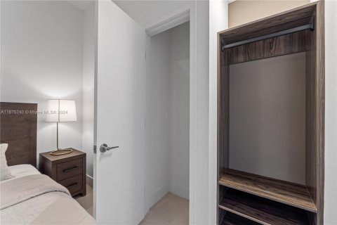 Condo in Miami, Florida, 1 bedroom  № 1399074 - photo 13