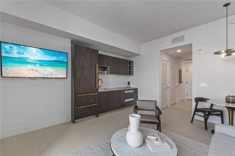 Condo in Miami, Florida, 1 bedroom  № 1399074 - photo 7