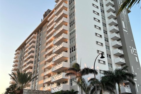 Condominio en venta en Hollywood, Florida, 3 dormitorios, 153.29 m2 № 1101945 - foto 18