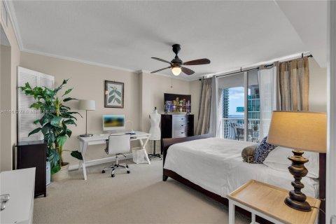 Condo in Miami, Florida, 1 bedroom  № 1368783 - photo 15