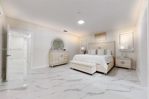 Villa ou maison à vendre à Miami, Floride: 5 chambres, 261.71 m2 № 1368831 - photo 22