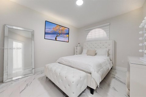 Villa ou maison à vendre à Miami, Floride: 5 chambres, 261.71 m2 № 1368831 - photo 29