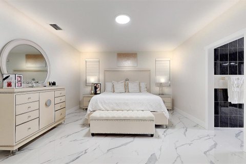 Villa ou maison à vendre à Miami, Floride: 5 chambres, 261.71 m2 № 1368831 - photo 18