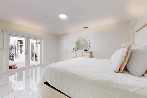 Villa ou maison à vendre à Miami, Floride: 5 chambres, 261.71 m2 № 1368831 - photo 23