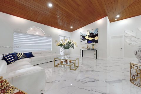 Villa ou maison à vendre à Miami, Floride: 5 chambres, 261.71 m2 № 1368831 - photo 9