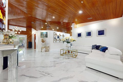 Villa ou maison à vendre à Miami, Floride: 5 chambres, 261.71 m2 № 1368831 - photo 10