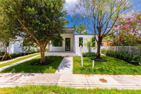 Casa en venta en Miami, Florida, 3 dormitorios, 167.22 m2 № 1368743 - foto 2