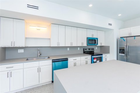 Casa en venta en Miami, Florida, 3 dormitorios, 167.22 m2 № 1368743 - foto 28