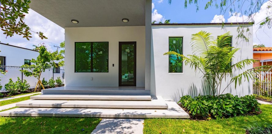 Casa en Miami, Florida 3 dormitorios, 167.22 m2 № 1368743