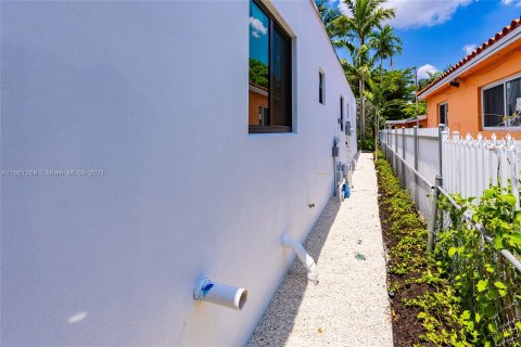 Casa en venta en Miami, Florida, 3 dormitorios, 167.22 m2 № 1368743 - foto 15