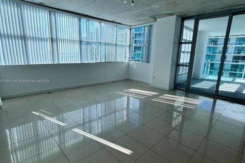 Apartamento en alquiler en Miami, Florida, 2 dormitorios, 117.34 m2 № 1368782 - foto 11