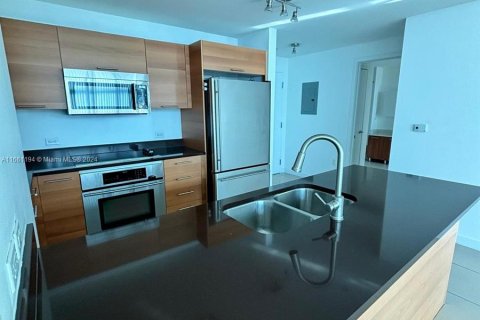 Apartamento en alquiler en Miami, Florida, 2 dormitorios, 117.34 m2 № 1368782 - foto 10