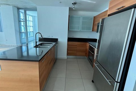 Apartamento en alquiler en Miami, Florida, 2 dormitorios, 117.34 m2 № 1368782 - foto 9