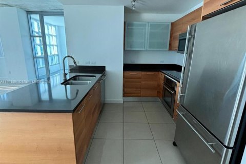 Apartamento en alquiler en Miami, Florida, 2 dormitorios, 117.34 m2 № 1368782 - foto 6