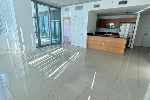 Apartamento en alquiler en Miami, Florida, 2 dormitorios, 117.34 m2 № 1368782 - foto 12