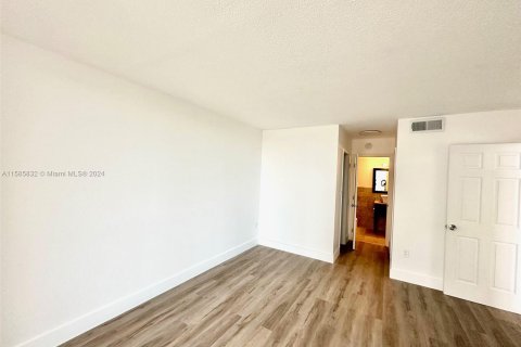 Condominio en venta en Miami, Florida, 1 dormitorio, 74.41 m2 № 1172604 - foto 9