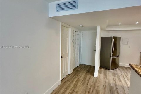 Condominio en venta en Miami, Florida, 1 dormitorio, 74.41 m2 № 1172604 - foto 15