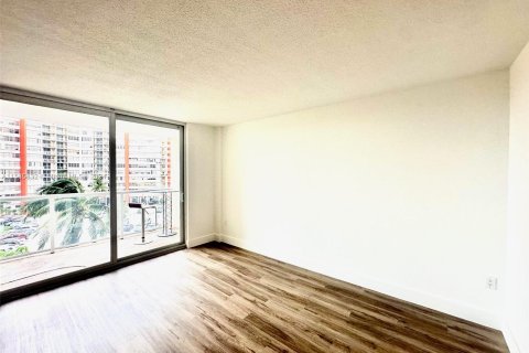 Condominio en venta en Miami, Florida, 1 dormitorio, 74.41 m2 № 1172604 - foto 10