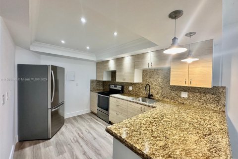 Condominio en venta en Miami, Florida, 1 dormitorio, 74.41 m2 № 1172604 - foto 13