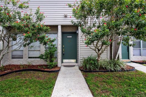 Townhouse in Sarasota, Florida 2 bedrooms, 111.76 sq.m. № 1367660 - photo 1