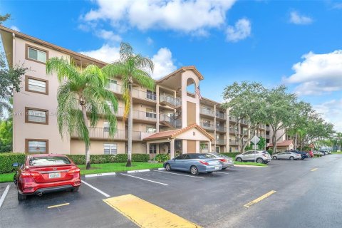 Condo in Pembroke Pines, Florida, 2 bedrooms  № 1364099 - photo 15