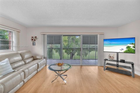 Condo in Pembroke Pines, Florida, 2 bedrooms  № 1364099 - photo 24