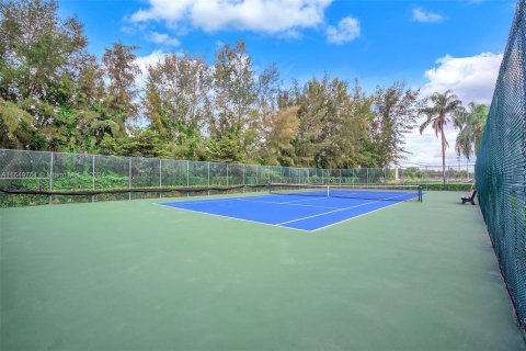 Condo in Pembroke Pines, Florida, 2 bedrooms  № 1364099 - photo 20