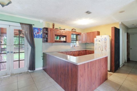 House in Miami, Florida 3 bedrooms, 124.02 sq.m. № 1364100 - photo 7