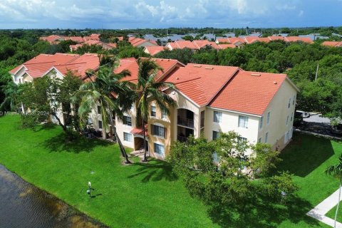 Copropriété à vendre à West Palm Beach, Floride: 2 chambres, 98.48 m2 № 1375436 - photo 1