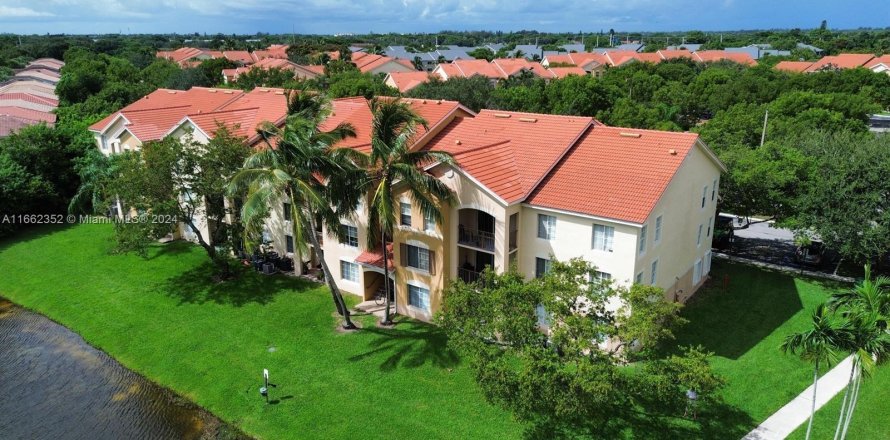 Condo in West Palm Beach, Florida, 2 bedrooms  № 1375436