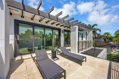 Villa ou maison à vendre à Coral Gables, Floride: 4 chambres, 364.83 m2 № 1375469 - photo 24