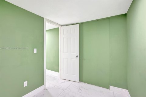 Touwnhouse à vendre à Hialeah, Floride: 3 chambres, 182.09 m2 № 1375468 - photo 23