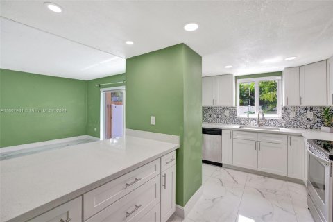 Touwnhouse à vendre à Hialeah, Floride: 3 chambres, 182.09 m2 № 1375468 - photo 20