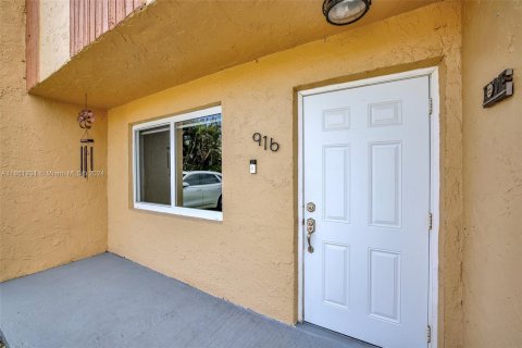 Touwnhouse à vendre à Hialeah, Floride: 3 chambres, 182.09 m2 № 1375468 - photo 4