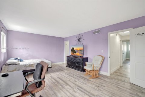 Touwnhouse à vendre à Hialeah, Floride: 3 chambres, 182.09 m2 № 1375468 - photo 30