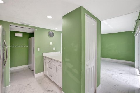 Touwnhouse à vendre à Hialeah, Floride: 3 chambres, 182.09 m2 № 1375468 - photo 21