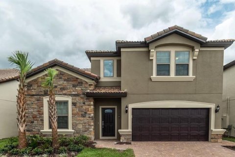 Casa en venta en Kissimmee, Florida, 8 dormitorios, 375.42 m2 № 1251390 - foto 1