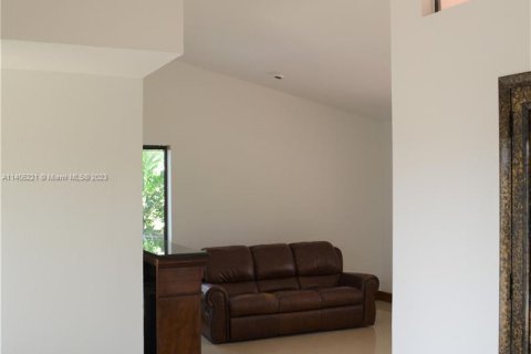 Casa en venta en Miami Springs, Florida, 3 dormitorios, 251.86 m2 № 574689 - foto 6