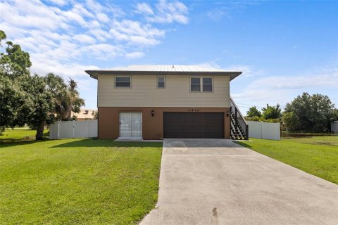 Villa ou maison à vendre à Punta Gorda, Floride: 2 chambres, 125.6 m2 № 1312496 - photo 3