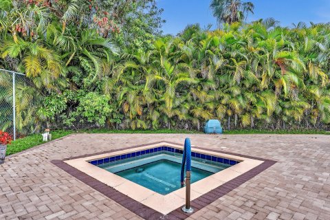 Condo in Tamarac, Florida, 2 bedrooms  № 1098941 - photo 30