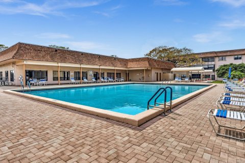 Copropriété à vendre à Tamarac, Floride: 2 chambres, 117.99 m2 № 1098941 - photo 11