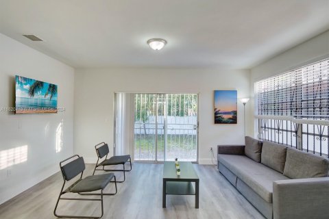 Casa en venta en Miami, Florida, 4 dormitorios, 149.29 m2 № 1242454 - foto 4