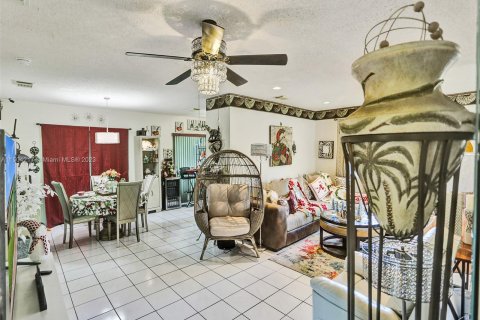 Casa en venta en Miami Gardens, Florida, 4 dormitorios, 138.15 m2 № 912441 - foto 20