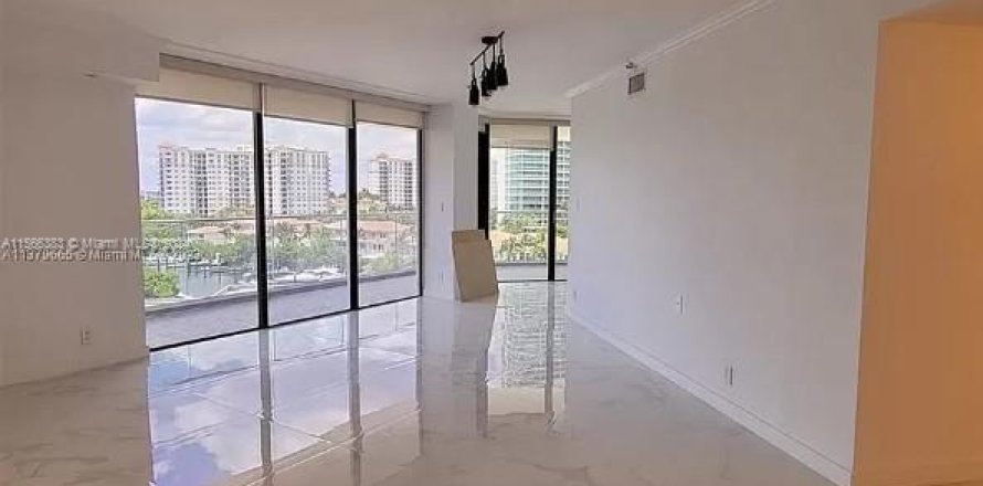 Condo in Aventura, Florida, 2 bedrooms  № 1116070