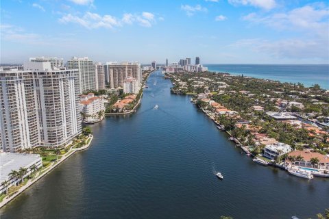 Condo in Aventura, Florida, 2 bedrooms  № 1116070 - photo 22