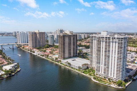 Condo in Aventura, Florida, 2 bedrooms  № 1116070 - photo 20