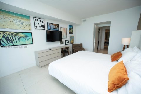 Condo in Hollywood, Florida, 1 bedroom  № 1116071 - photo 18