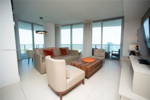 Condo in Hollywood, Florida, 1 bedroom  № 1116071 - photo 5