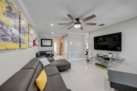Immobilier commercial à vendre à Pompano Beach, Floride: 174.93 m2 № 846325 - photo 29