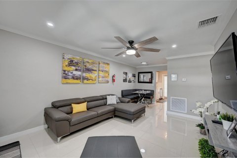 Immobilier commercial à vendre à Pompano Beach, Floride: 174.93 m2 № 846325 - photo 28